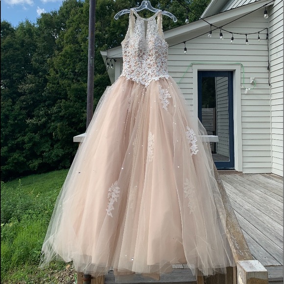 Exquisite Mori Lee Dress - Picture 3 of 11